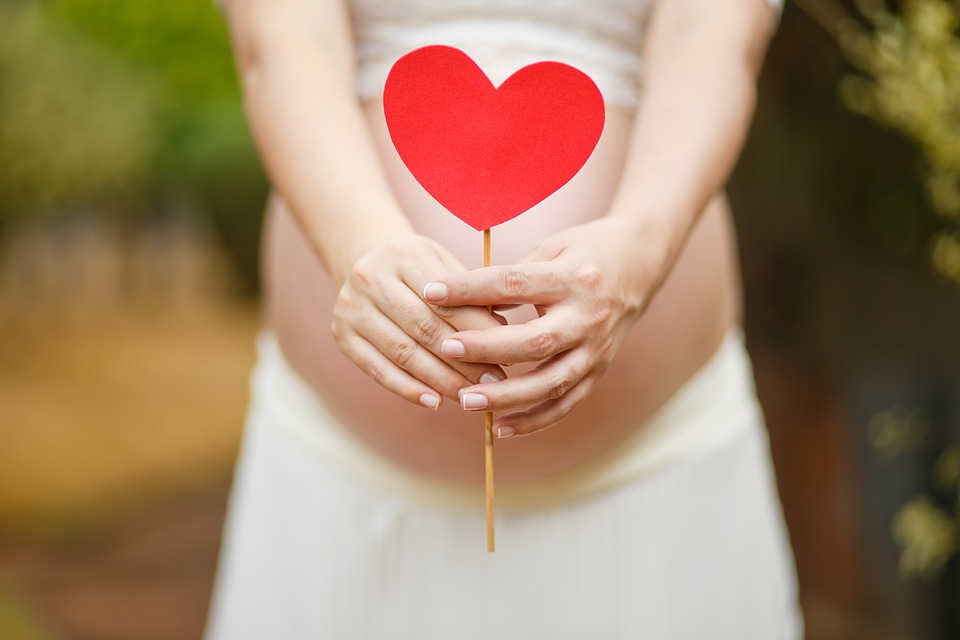 Cómo evitar las estrías en el embarazo con productos naturales